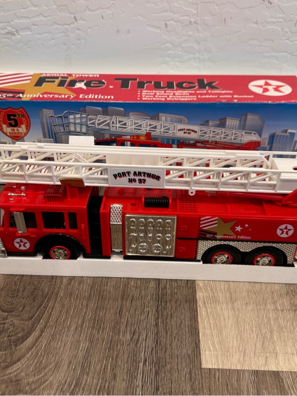 Vintage Texaco Aerial Tower Fire Truck New In Box